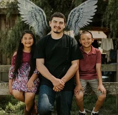 Gonsalez and kids
